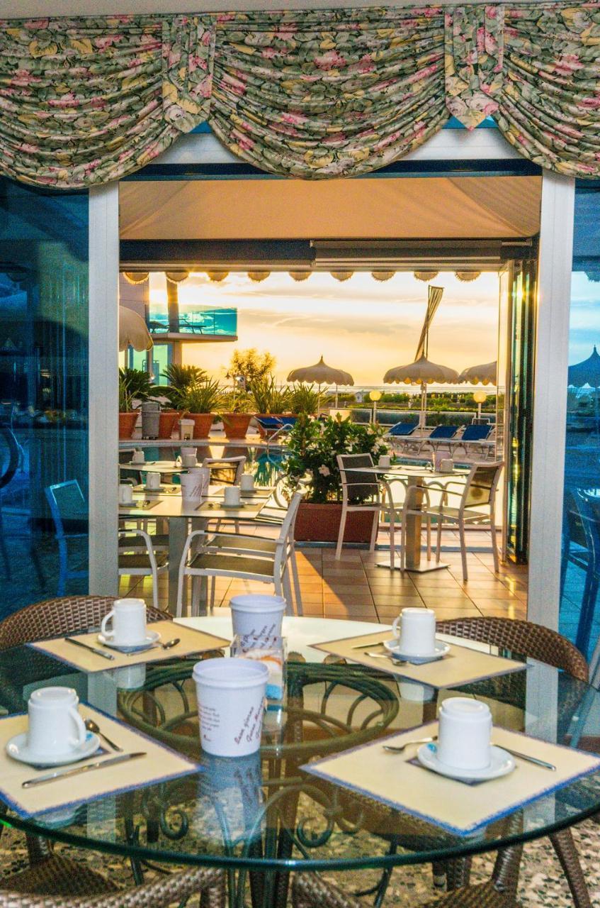 Hotel Panoramic Caorle Exterior photo